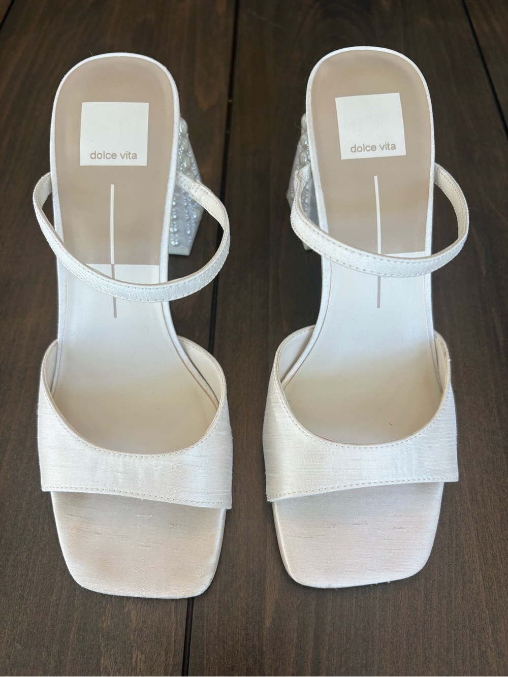 Dolce Vita Jemmy Peep Toe Sandal in Vanilla